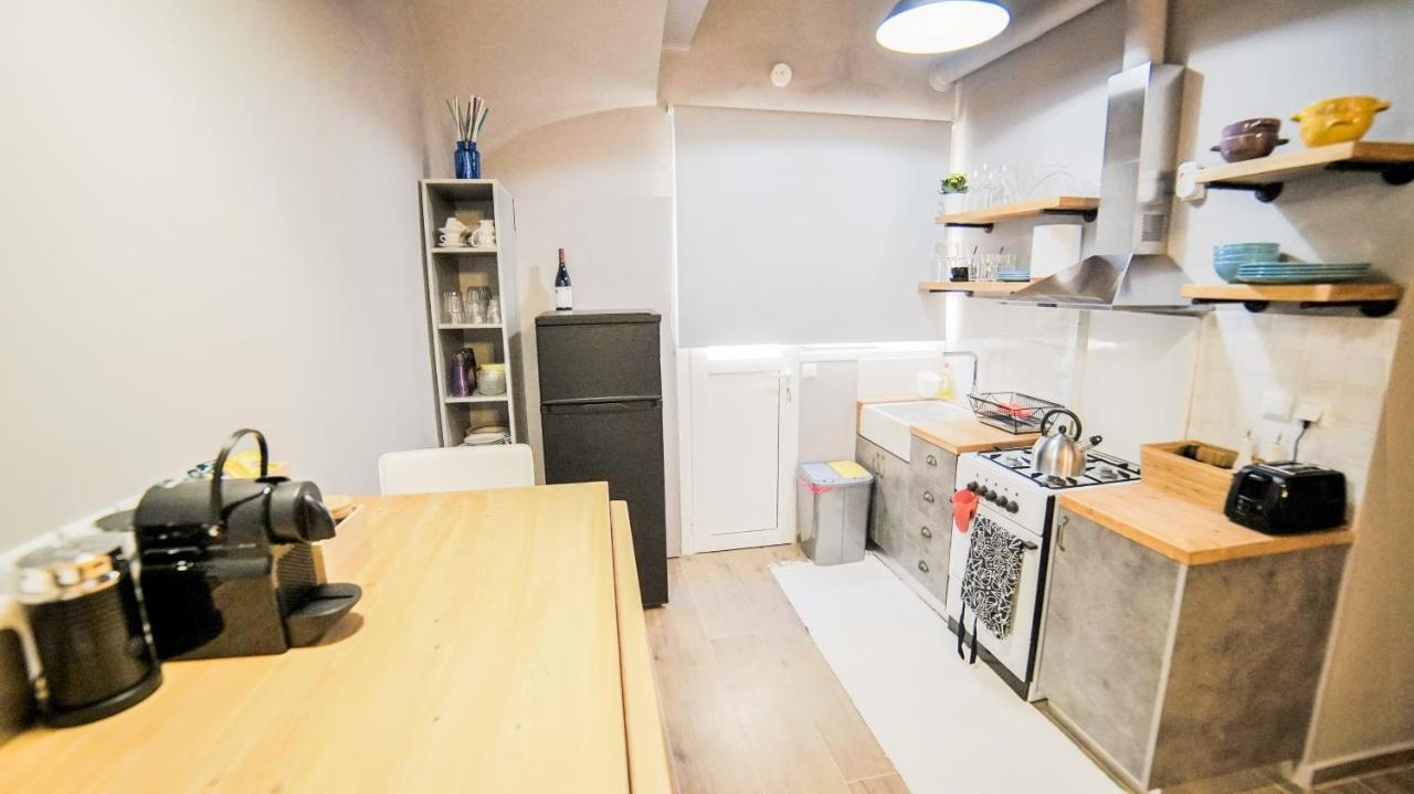 D16 Athens Apartment - 5' Mins To Petralona Metro ภายนอก รูปภาพ